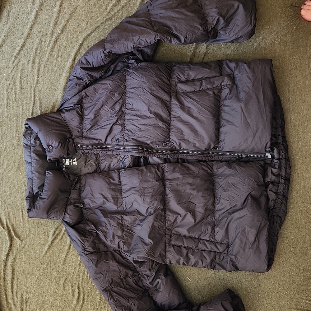 Uniqlo ultra light down black jacket